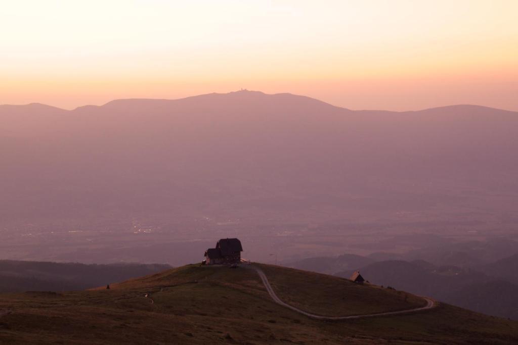 Готель Panoramadorf Saualpe Eberstein Екстер'єр фото