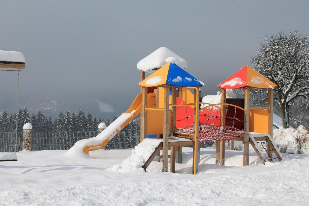 Готель Panoramadorf Saualpe Eberstein Екстер'єр фото