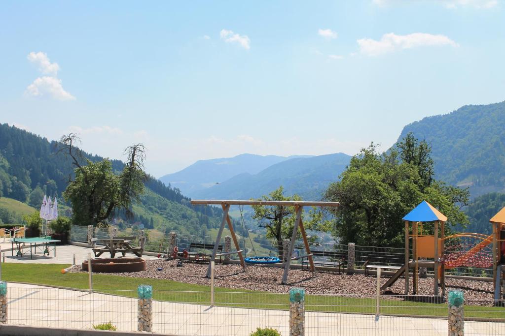 Готель Panoramadorf Saualpe Eberstein Екстер'єр фото