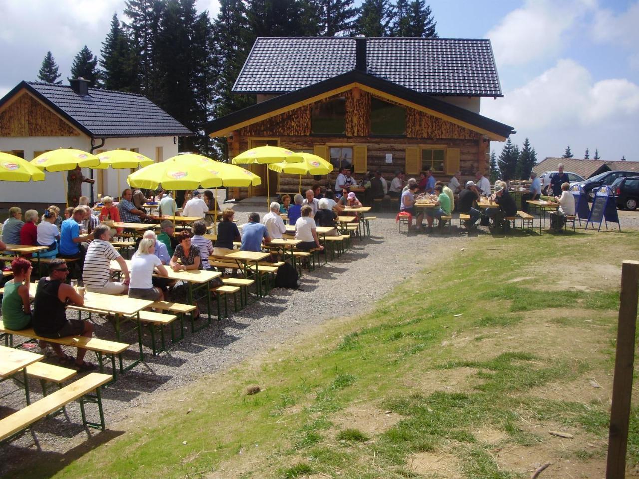 Готель Panoramadorf Saualpe Eberstein Екстер'єр фото
